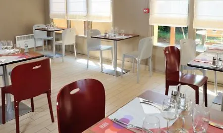Campanile Clermont-ferrand ~ ホテル ティエール