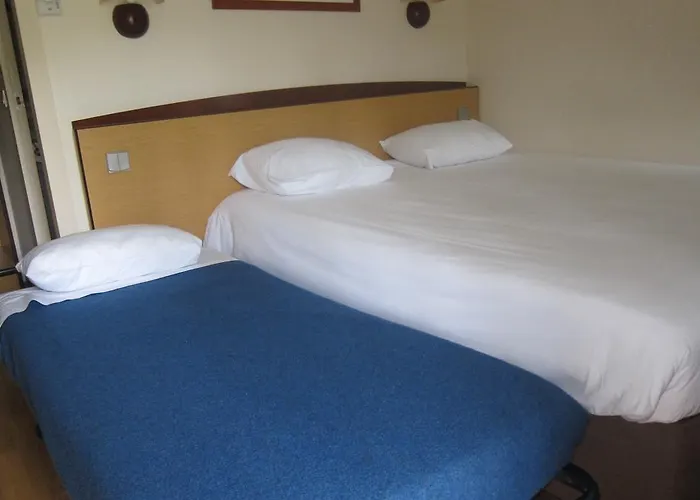 Hotel Campanile Clermont-ferrand ~