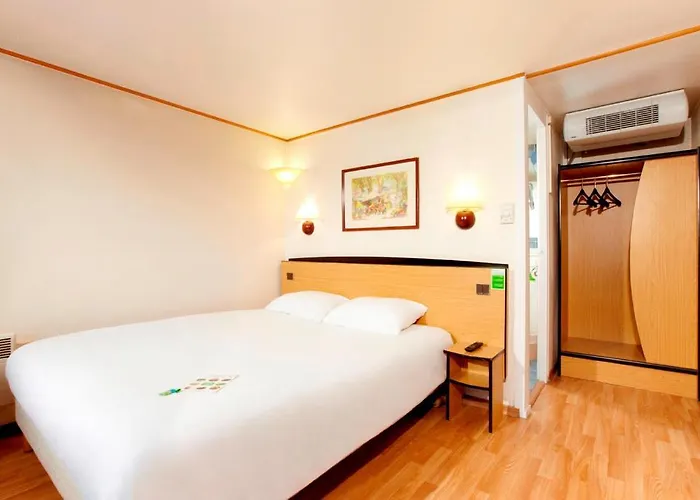 Campanile Clermont-ferrand ~ 2*