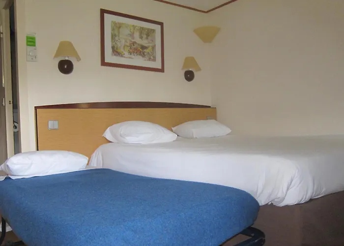 Campanile Clermont-ferrand ~ 2*