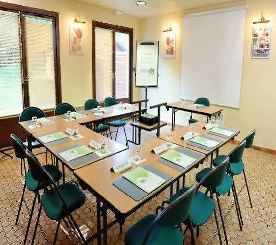 Hotel Campanile Clermont-ferrand ~ 2*